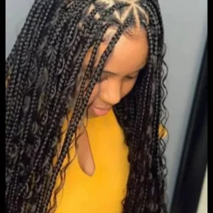 SMALL MEDIUM TRIANGLE BOX BRAID